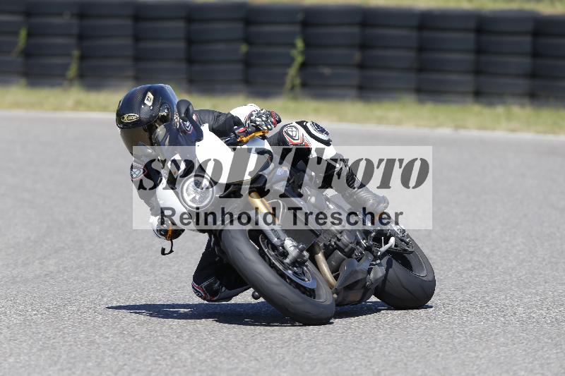 Archiv-2025/48 25.08.2025 Cornu Master School ADR/rot-rouge/1